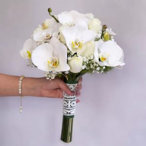 دسته گل عروس ارکیده رز سفید