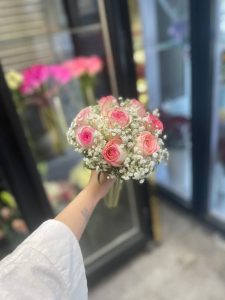 دسته گل رز لب صورتی عشانه